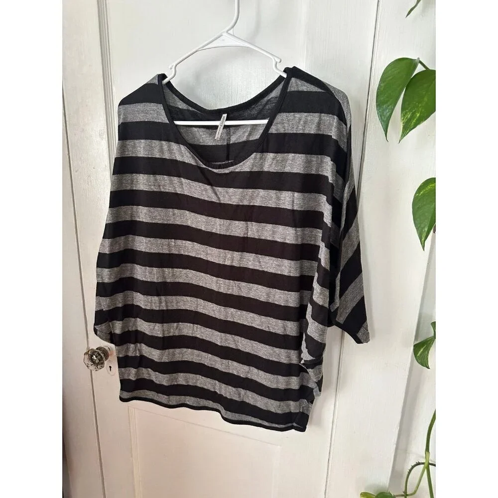 Tresics women’s size small black and grey striped shirt